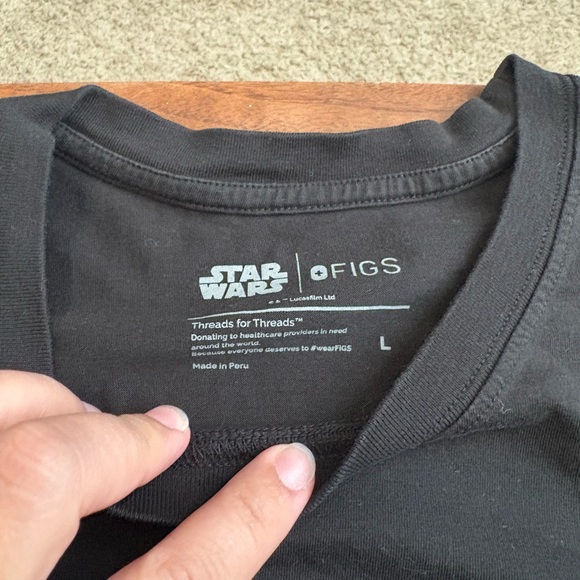 Star Wars x FIGS Men’s Shirt - Picture 3 of 3